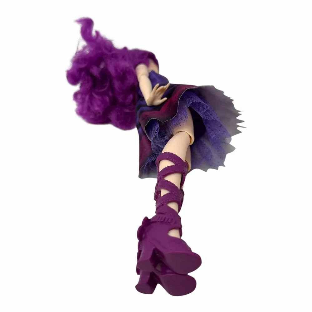 Disney Descendants Mal Isle Of The‎ Lost Royal Yacht Doll Purple Hair Maleficent